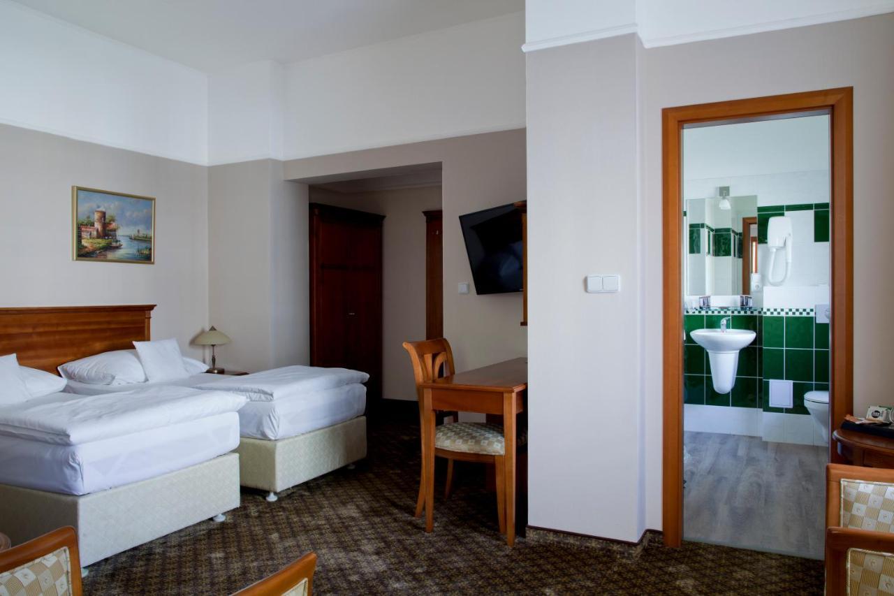 Wellness Hotel Ida Františkovy Lázně Exteriör bild
