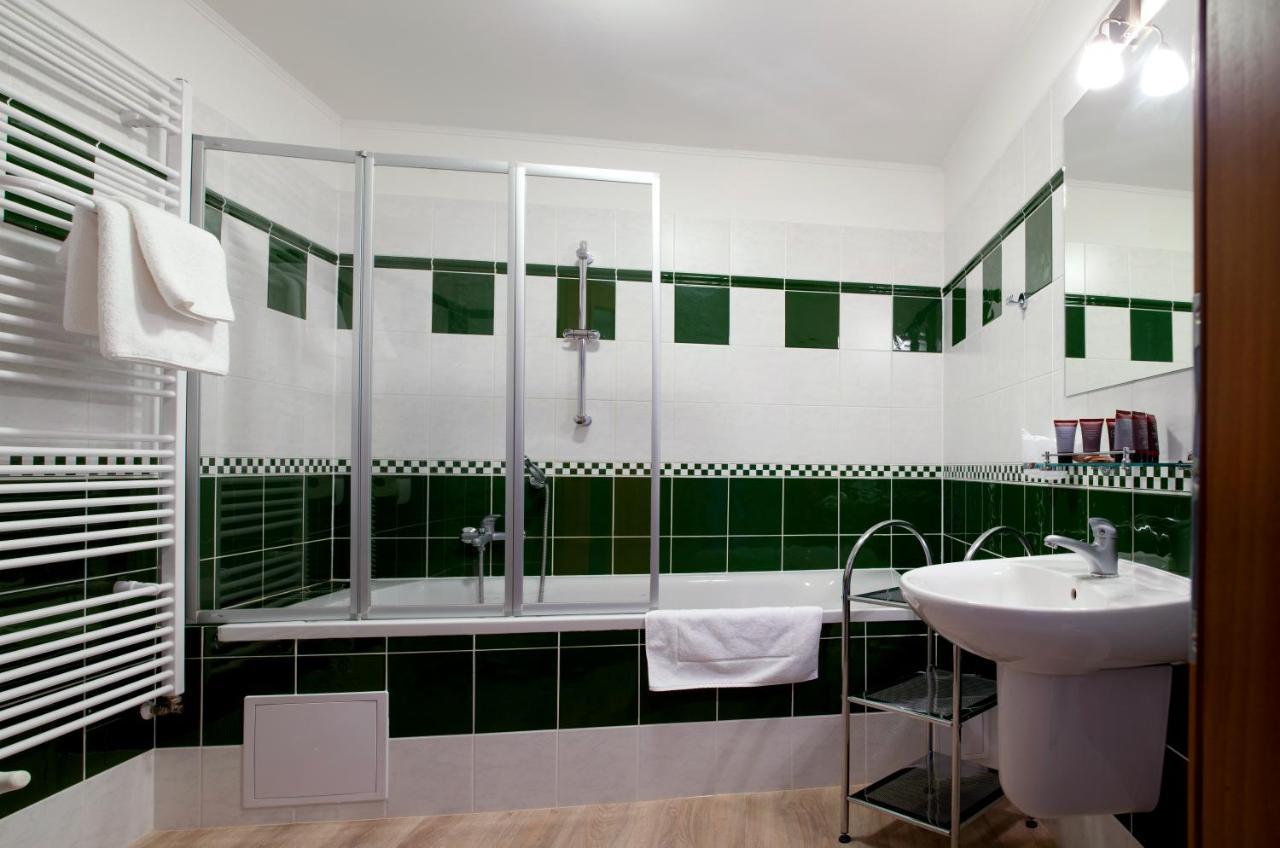 Wellness Hotel Ida Františkovy Lázně Exteriör bild