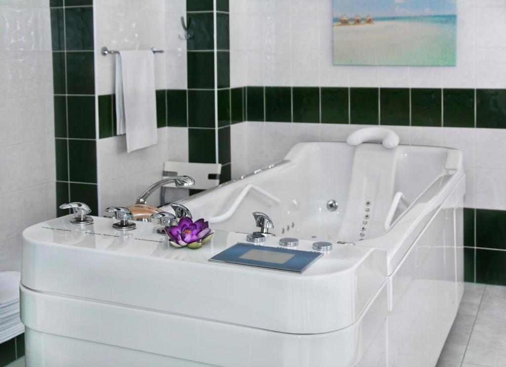 Wellness Hotel Ida Františkovy Lázně Exteriör bild