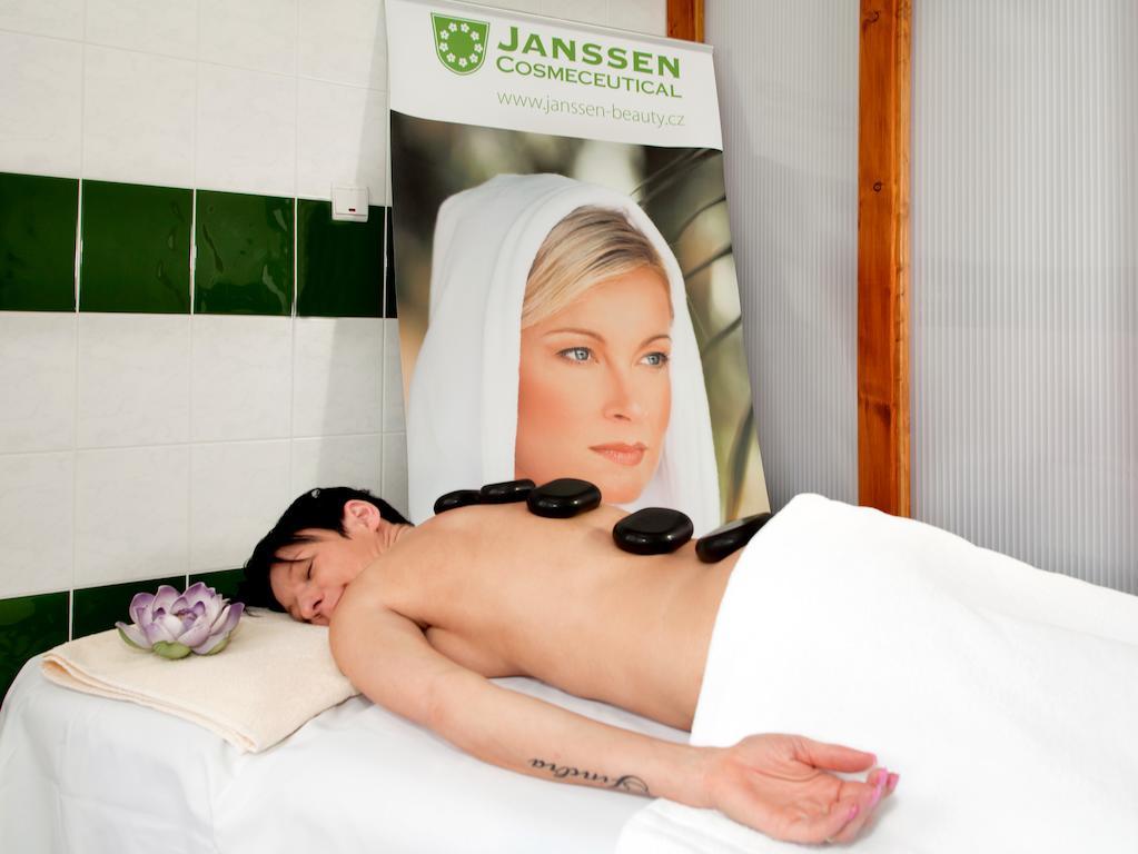 Wellness Hotel Ida Františkovy Lázně Exteriör bild
